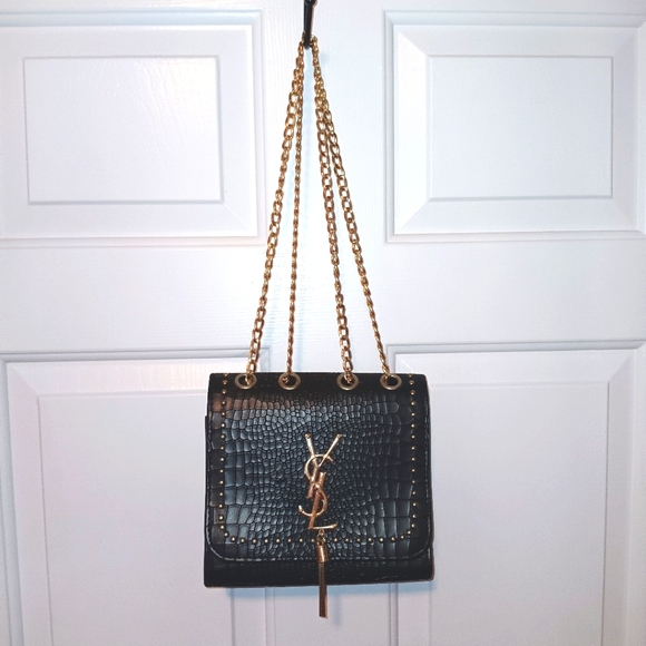 Stylish Bag with Chain Strap Must See - Picture 3 of 8